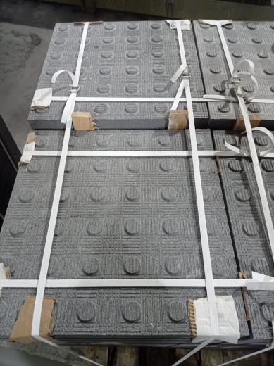 Тактильная плита конусный риф 500х500х80 гранит 